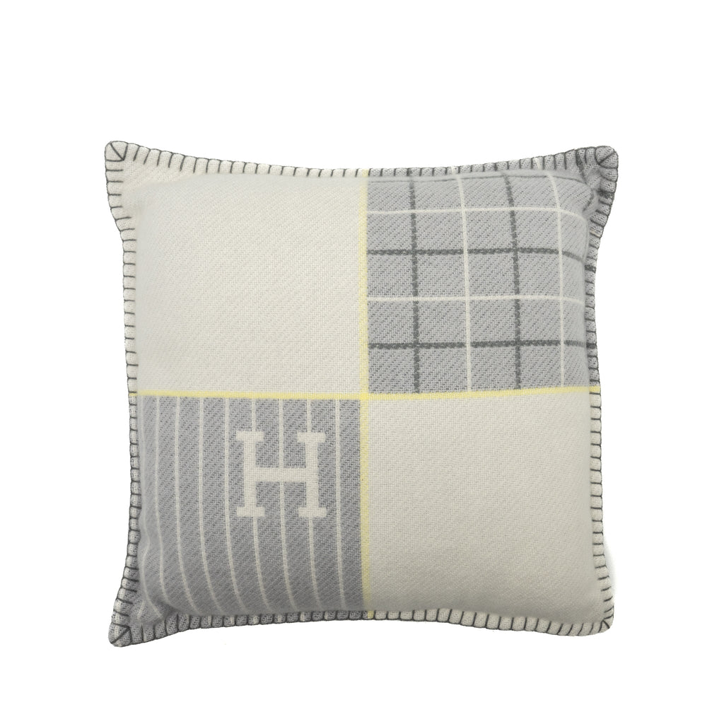 hermes-baby-avalon-pillow-laine-merinos-cashmere-gris-perle-1