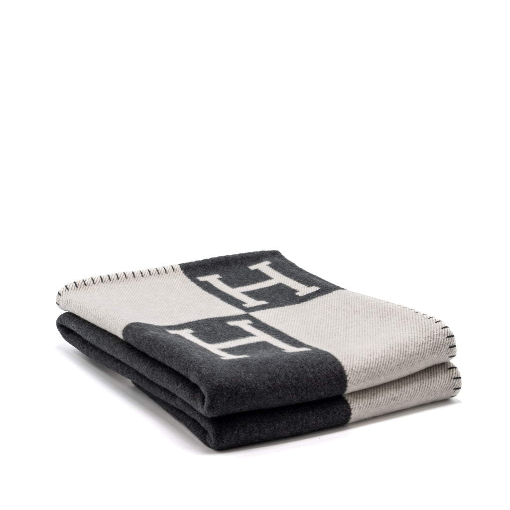 hermes-avalon-throw-blanket-ecru-gris-fonce-2