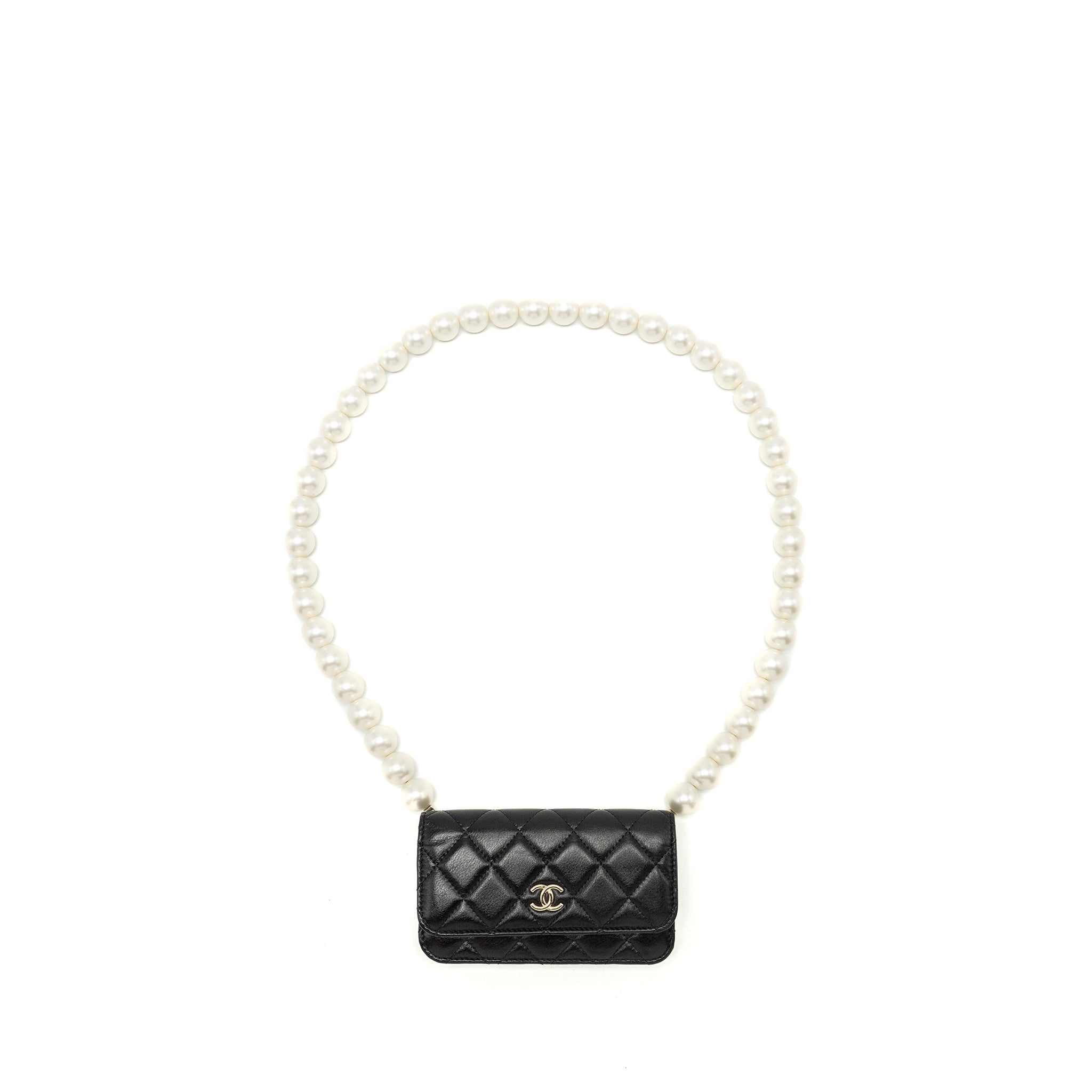 chanel-cc-logo-clutch-with-giant-pearl-chain-lambskin-black-lghw-copy