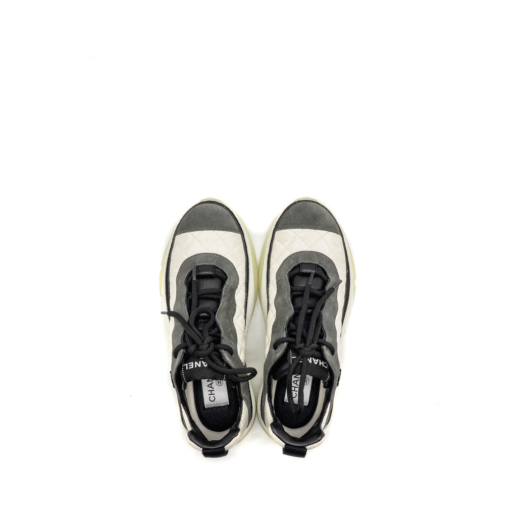 chanel-size-37-cc-and-letter-logo-sneakers-suede-fabric-black-white