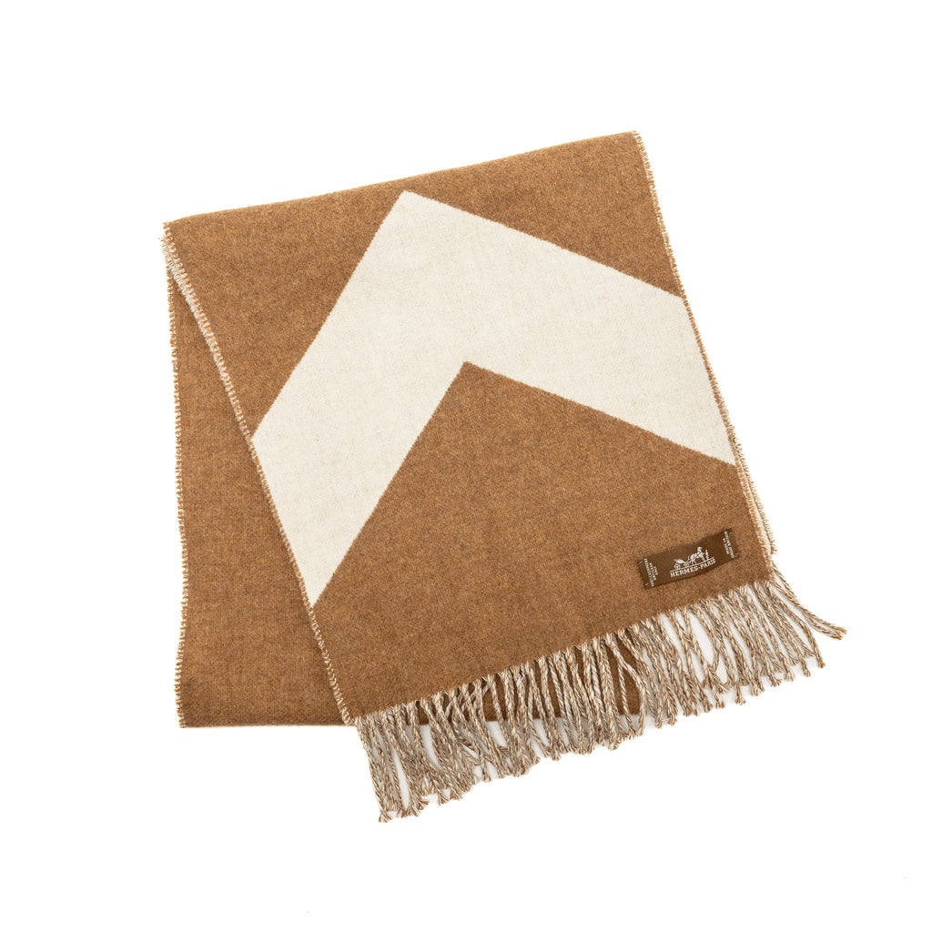 hermes-30x140-cm-casaque-chevron-muffler-cashmere-brown-white