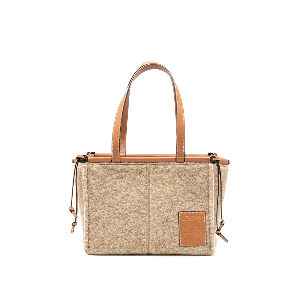 loewe-cushion-tote-bag-felt-leather-camel