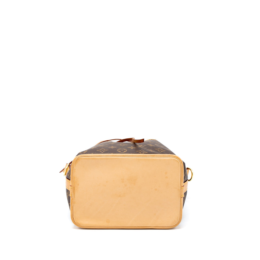 louis-vuitton-noe-bb-monogram-canvas-ghw