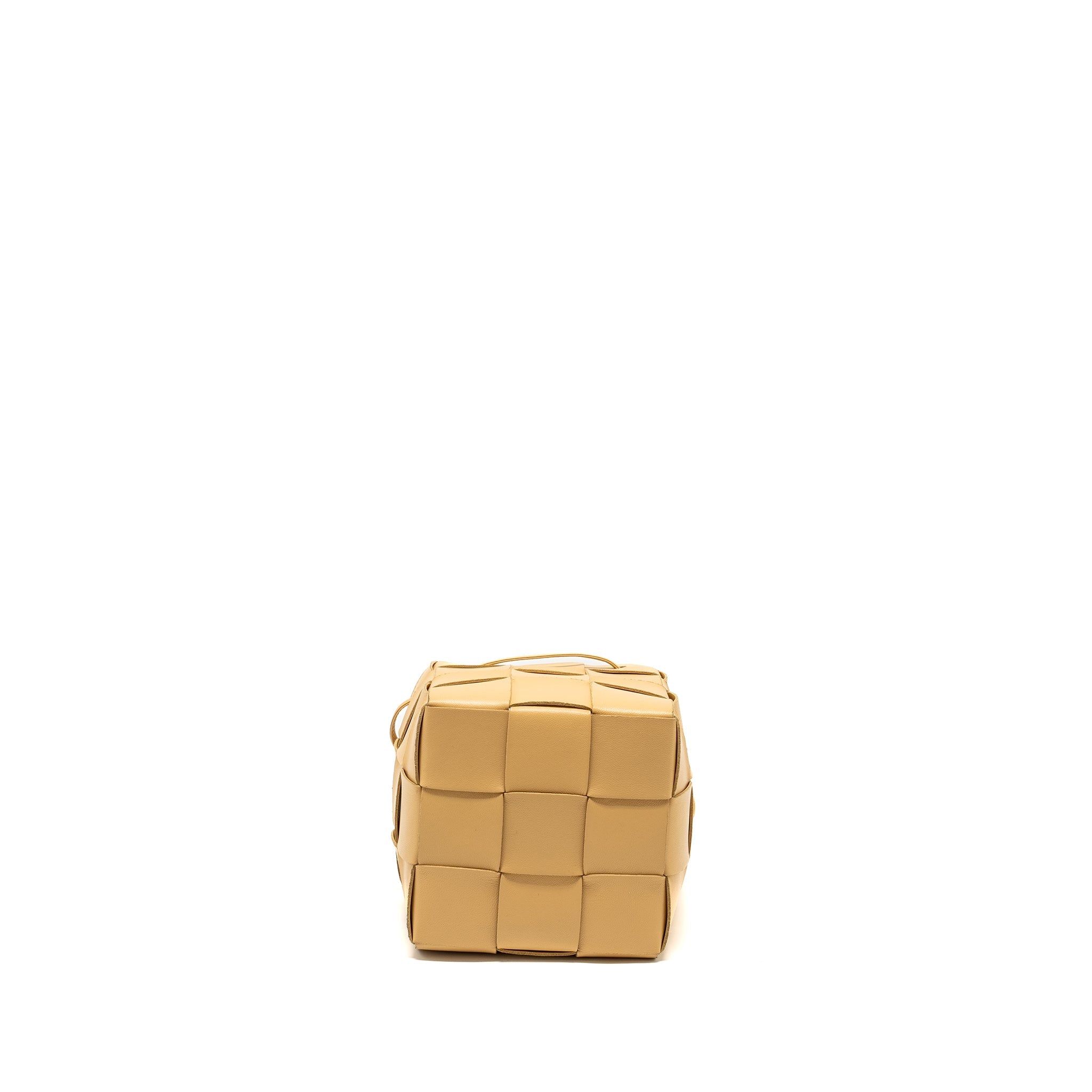 bottega-veneta-small-cassette-cross-body-bucket-bag-lambskin-porridge-copy-1