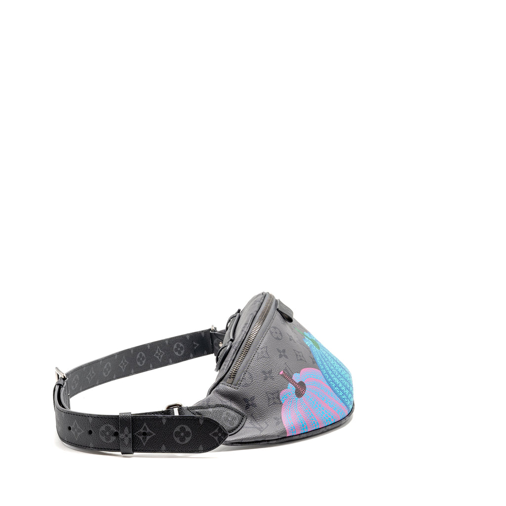 louis-vuitton-x-yayoi-kusama-reverse-monogram-eclipse-maxi-bumbag-canvas-grey-multicolour-dark-silver-hardware-copy-1
