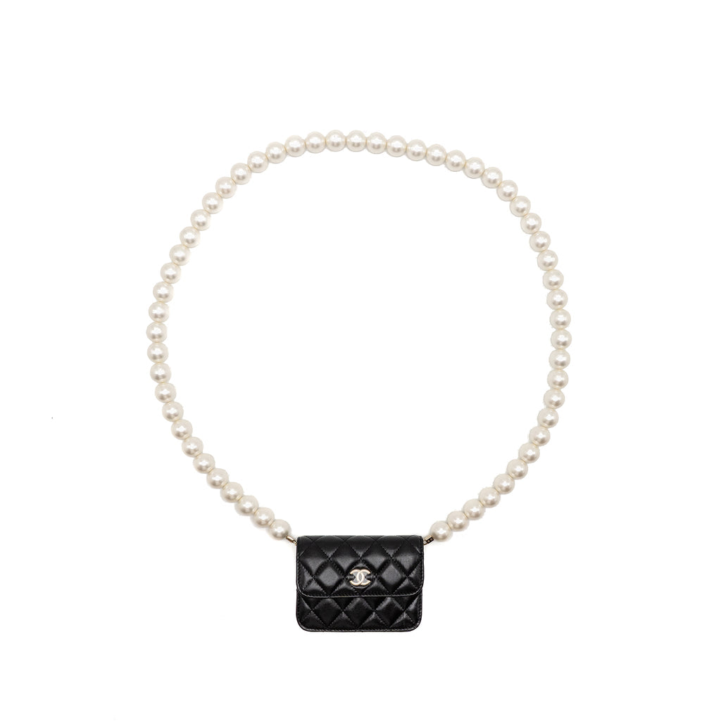 chanel-maxi-pearl-clutch-with-chain-lambskin-black-lghw-copy-1