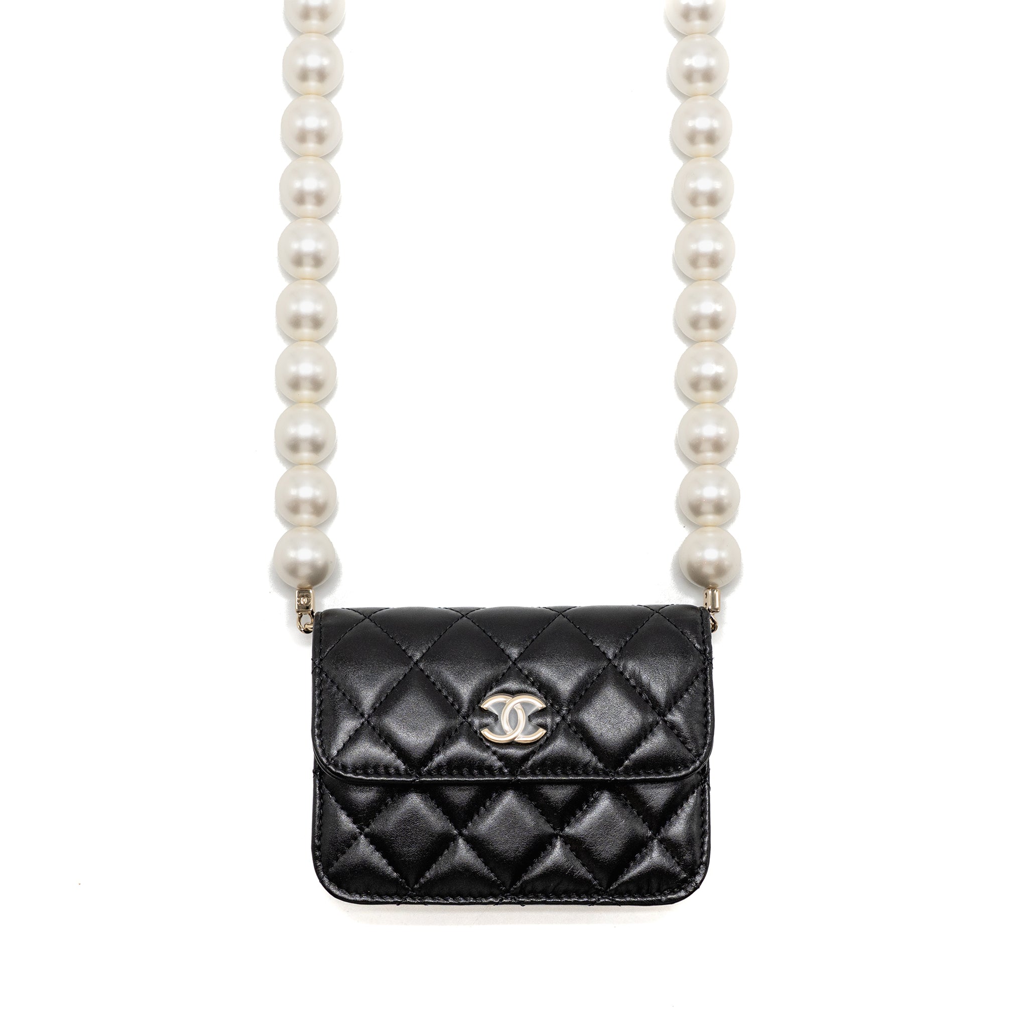 chanel-maxi-pearl-clutch-with-chain-lambskin-black-lghw-copy-1