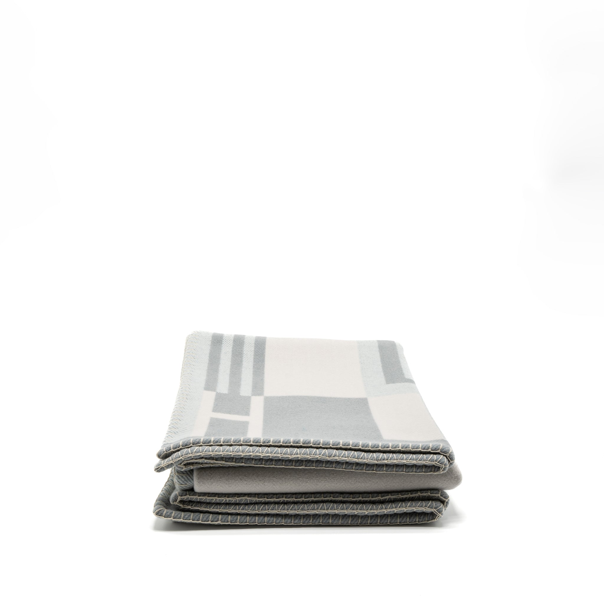 hermes-ithaque-blanket-wool-cashmere-gris-perle-1