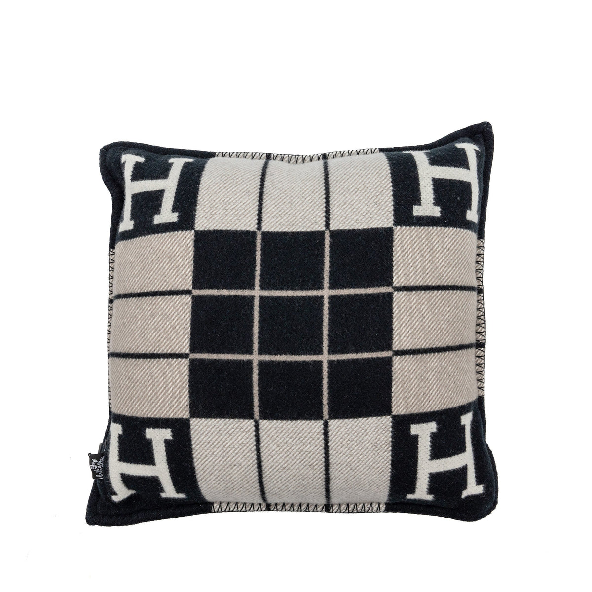 hermes-avalon-pillow-small-model-ecru-gris-fonce-4