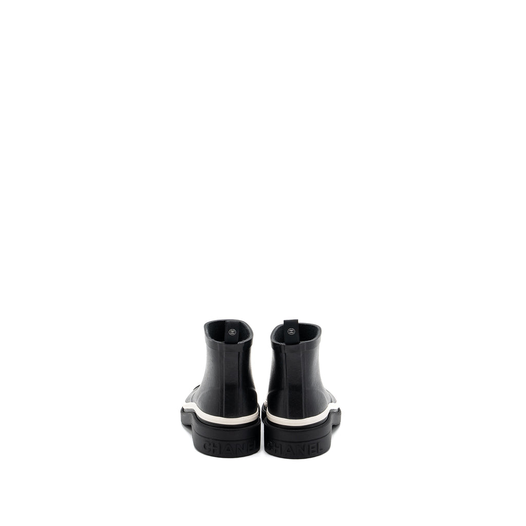 chanel-size-38-rubber-ankle-boots-black-white