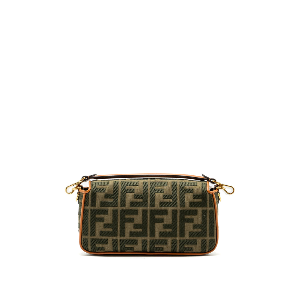 fendi-medium-baguette-bag-canvas-calfskin-multicolor-ghw