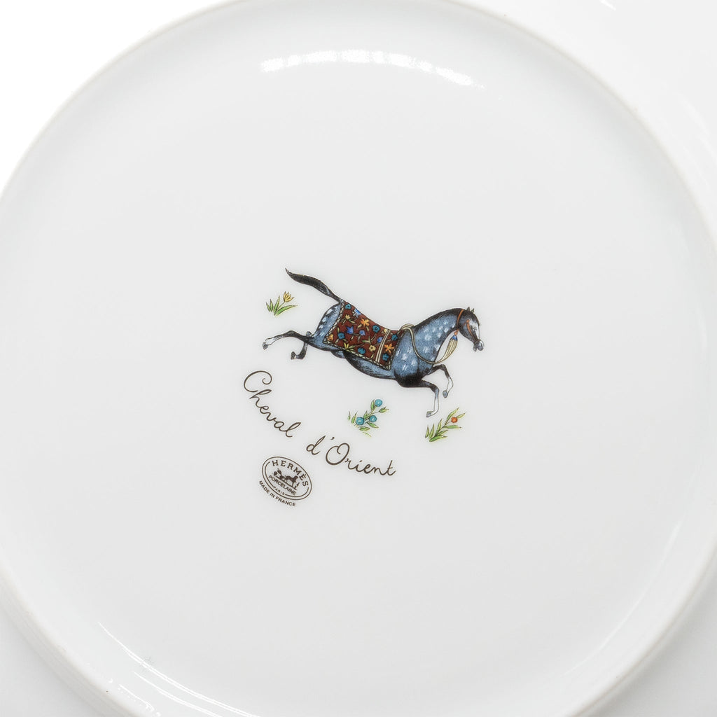 hermes-assiette-dessert-cheval-plate-sell-in-a-set