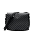 louis-vuitton-large-messanger-bag-damier-graphite-canvas-with-black-hardware