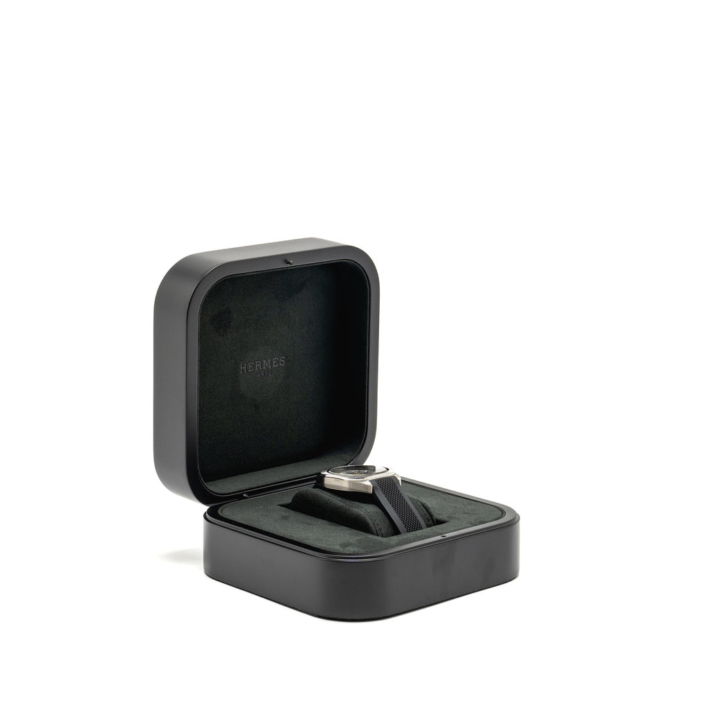 hermes-h08-watch-42mm-extra-large-model-with-black-rubber-strap