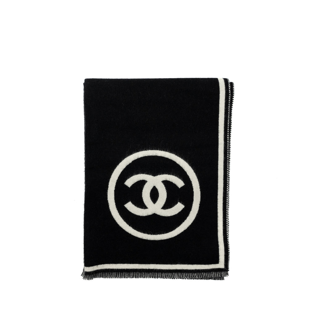 chanel-letter-cc-logo-cashmere-scarf-black-white