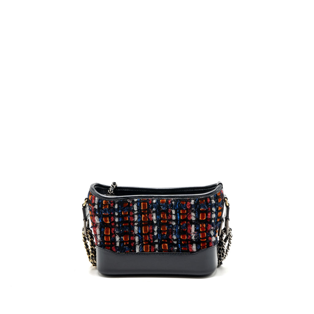 chanel-small-gabrielle-hobo-bag-tweed-calfskin-multicolour-multicolour-hardware-copy-1