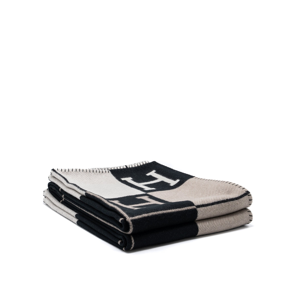 hermes-avalon-throw-blanket-ecru-noir-1