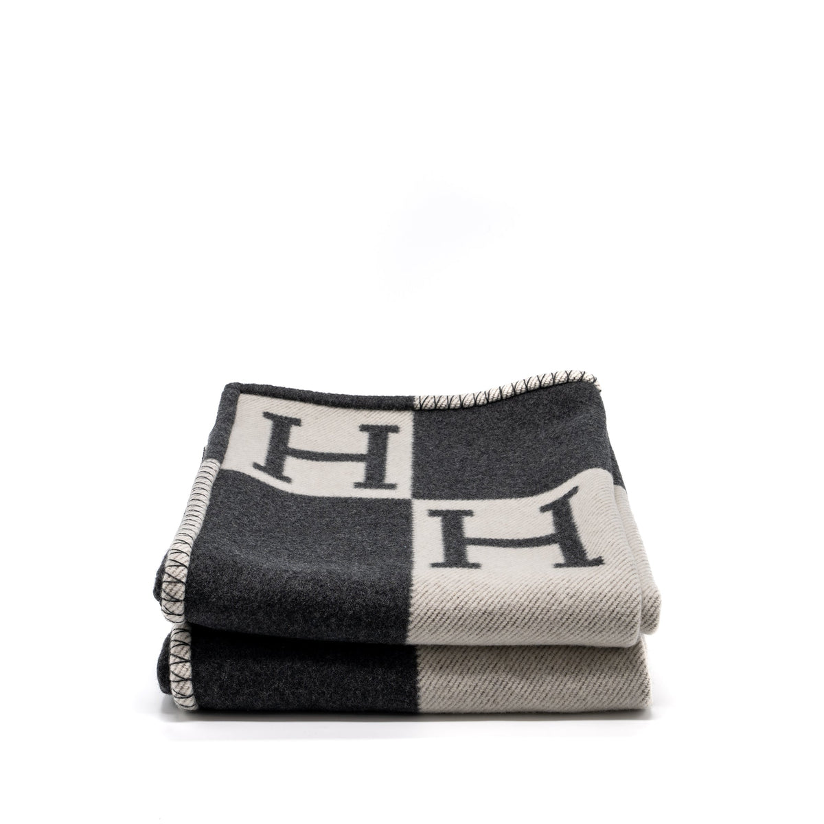 hermes-avalon-thrown-blanket-wool-cashmere-ecru-gris-fonce