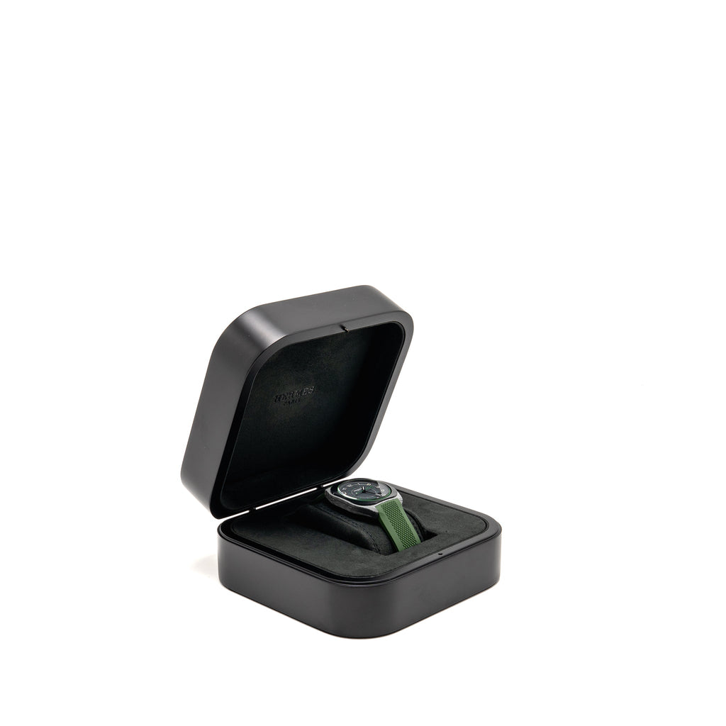 hermes-h08-watch-42mm-extra-large-model-with-vert-rubber-strap