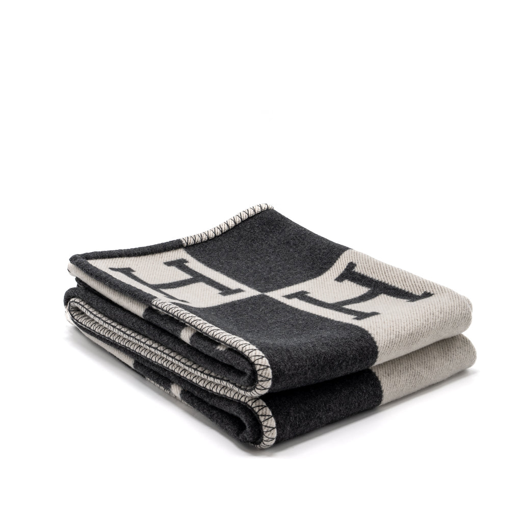 hermes-avalon-thrown-blanket-wool-cashmere-ecru-gris-fonce