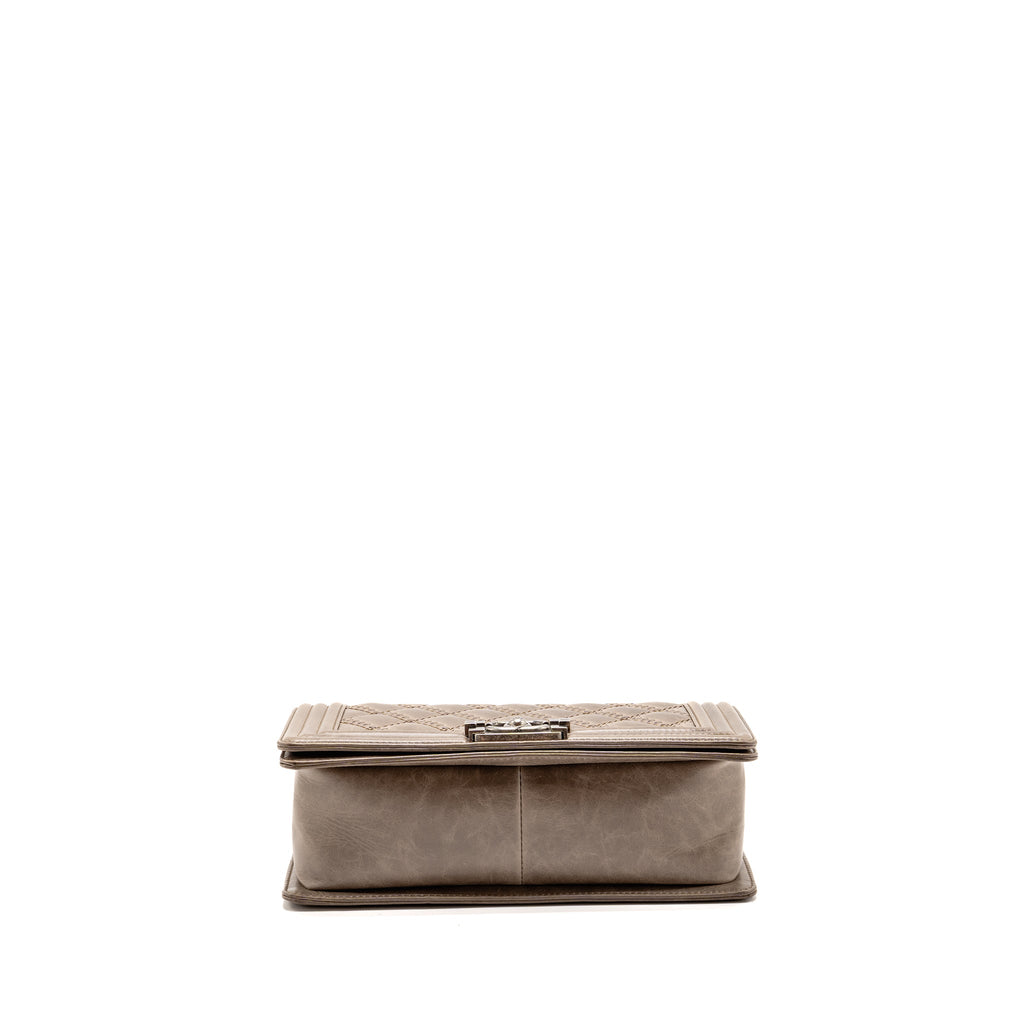 chanel-medium-boy-bag-quilted-calfskin-grey-ruthenium-hardware