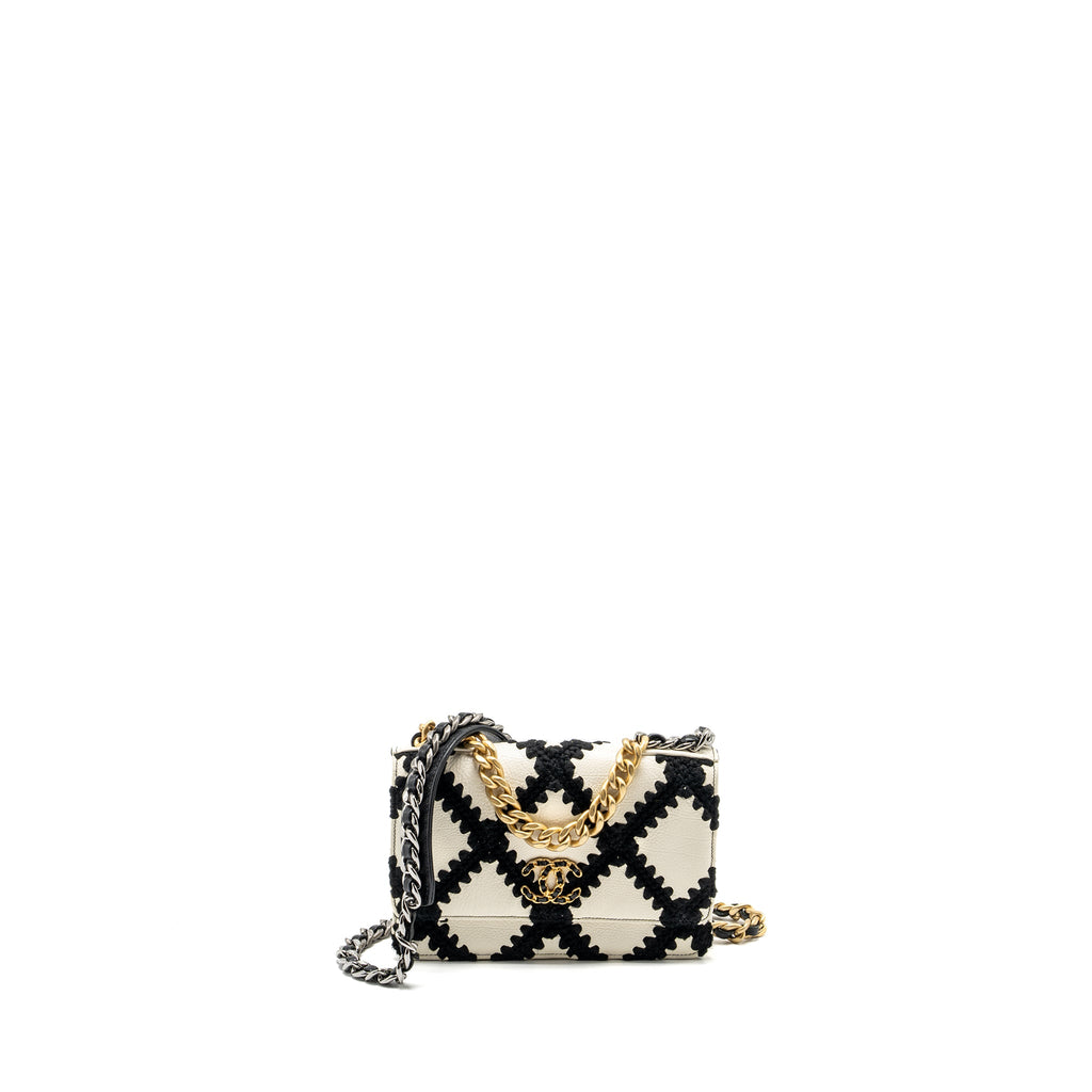 chanel-19-wallet-on-chain-fabric-calfskin-white-black-multicolour-hardware