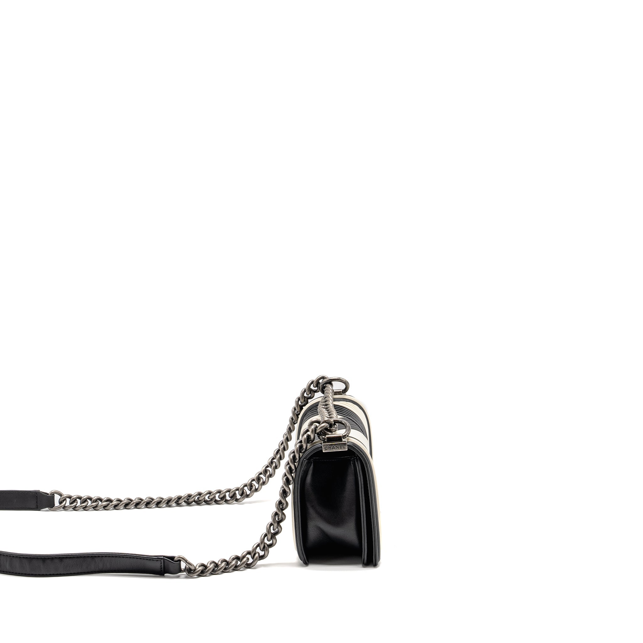 chanel-small-boy-bag-chevron-lambskin-white-black-shw