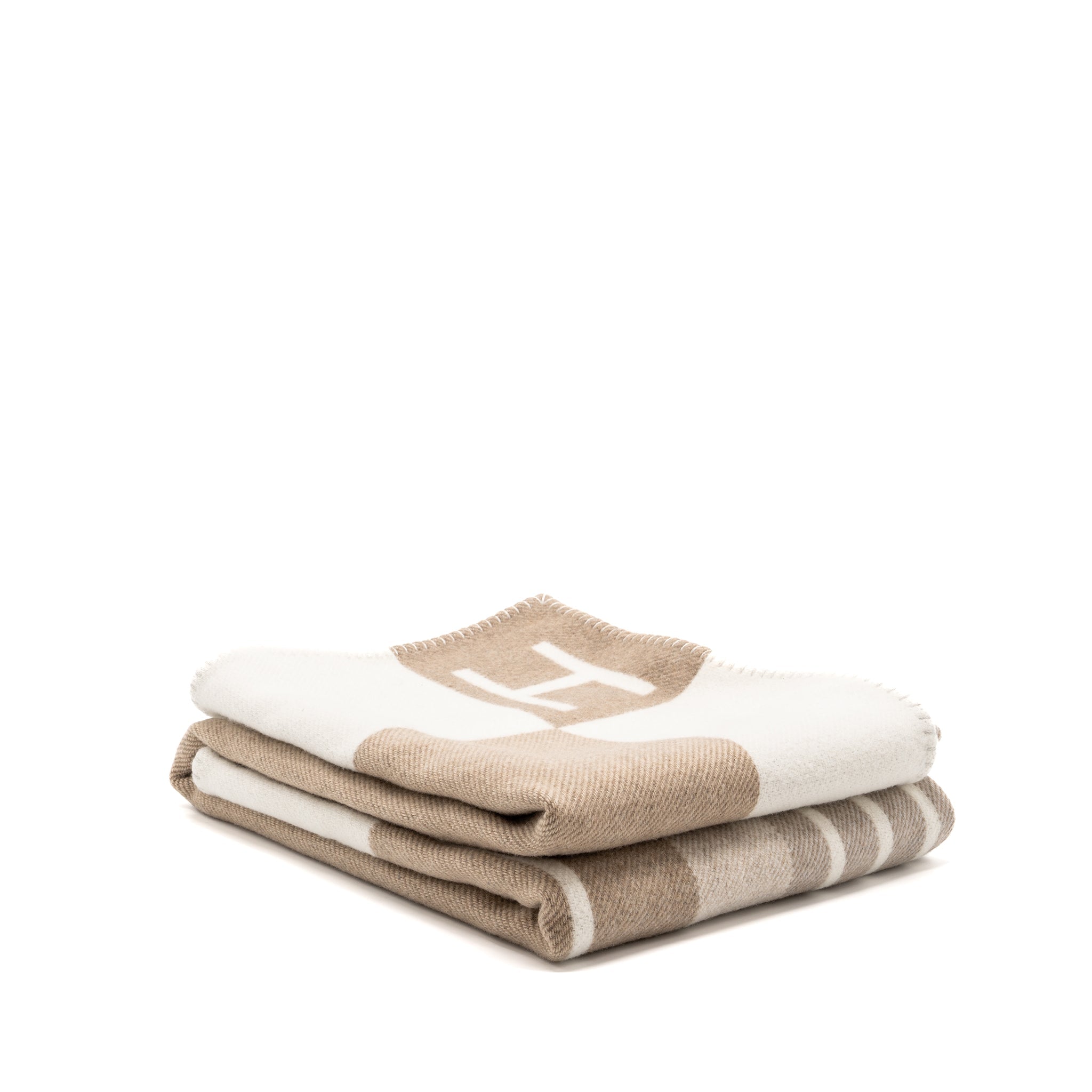 hermes-avalon-thrown-blanket-ecru-natural