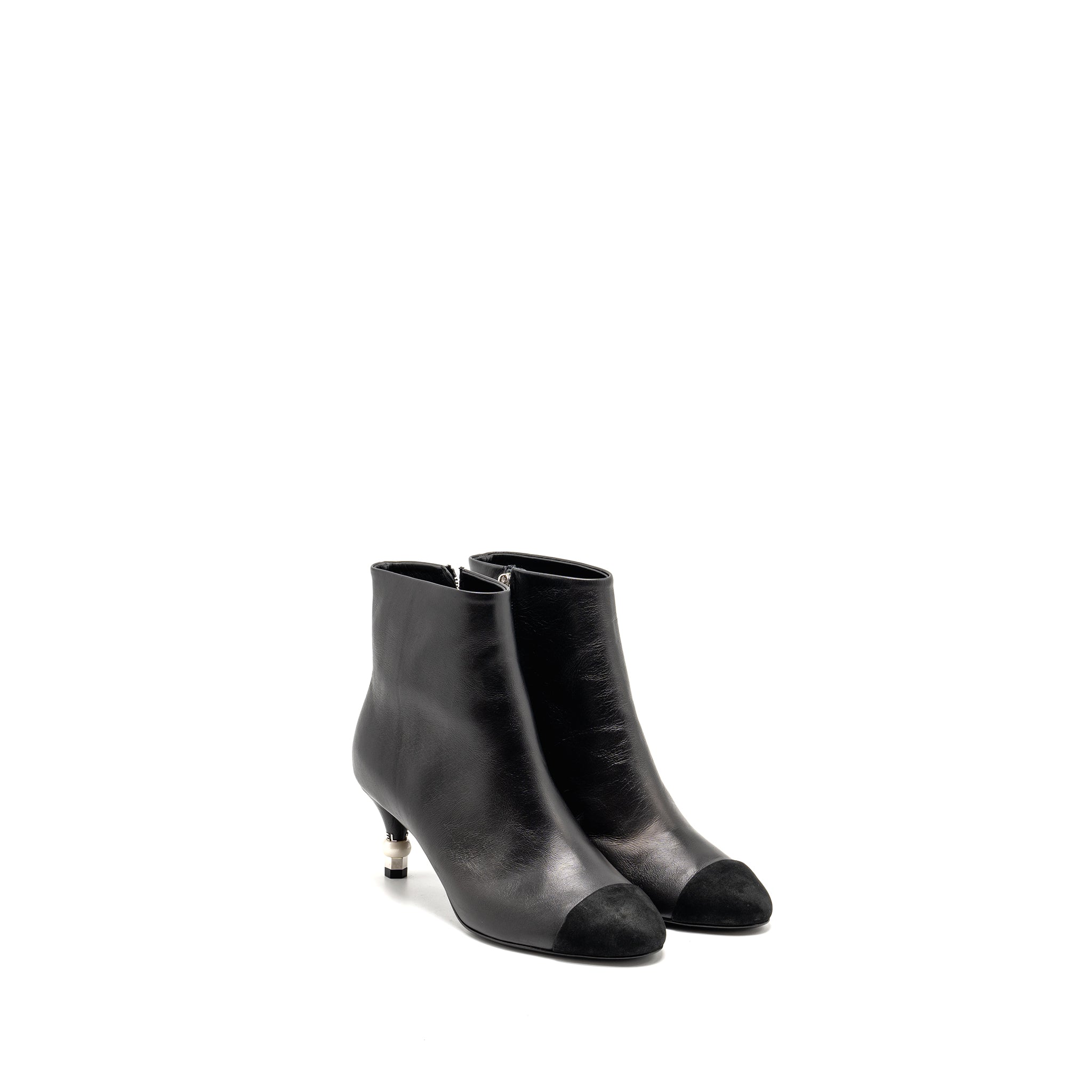 chanel-size-37-interlocking-boots-letter-pearl-leather-black