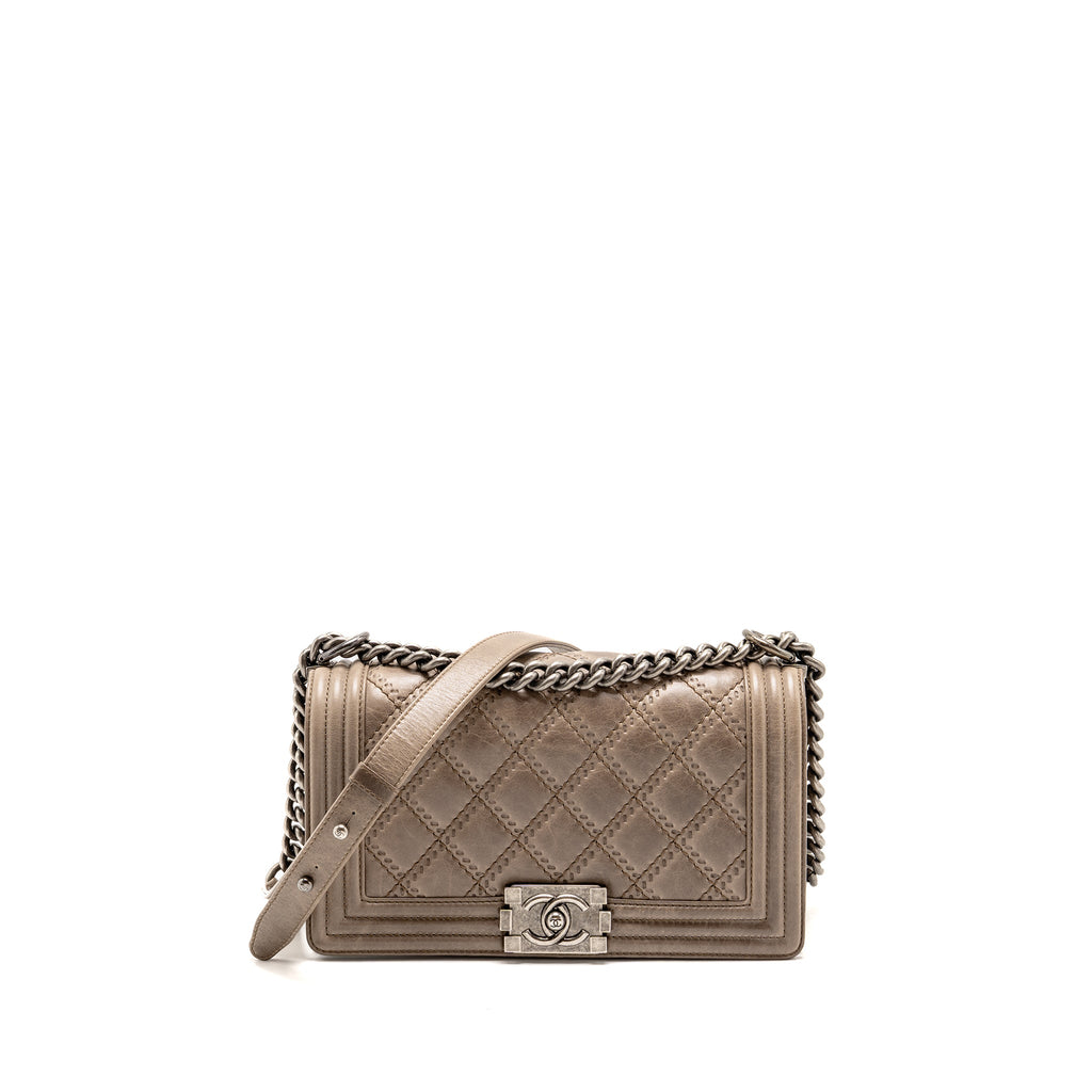 chanel-medium-boy-bag-quilted-calfskin-grey-ruthenium-hardware