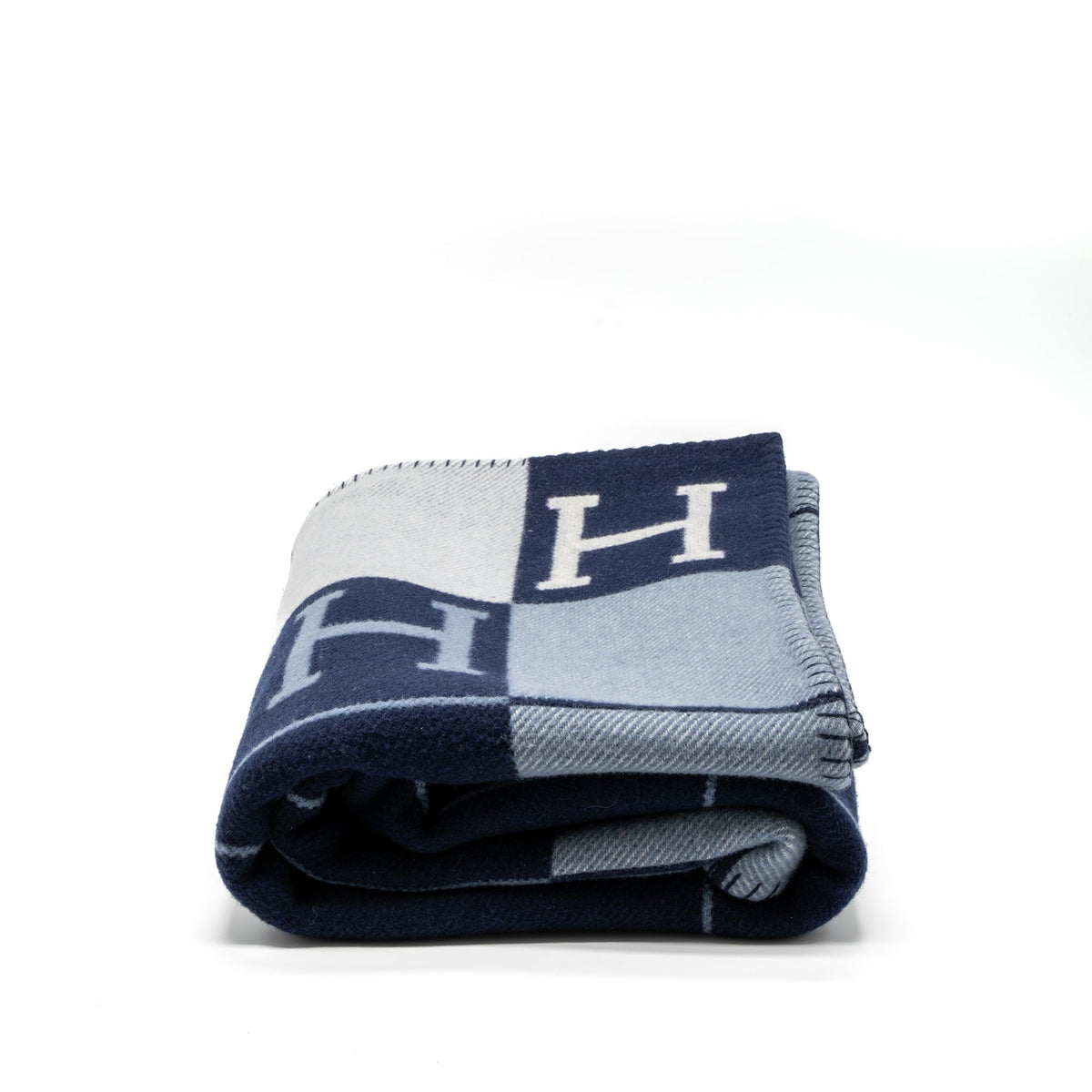 hermes-avalon-thrown-blanket-ecru-caban-1