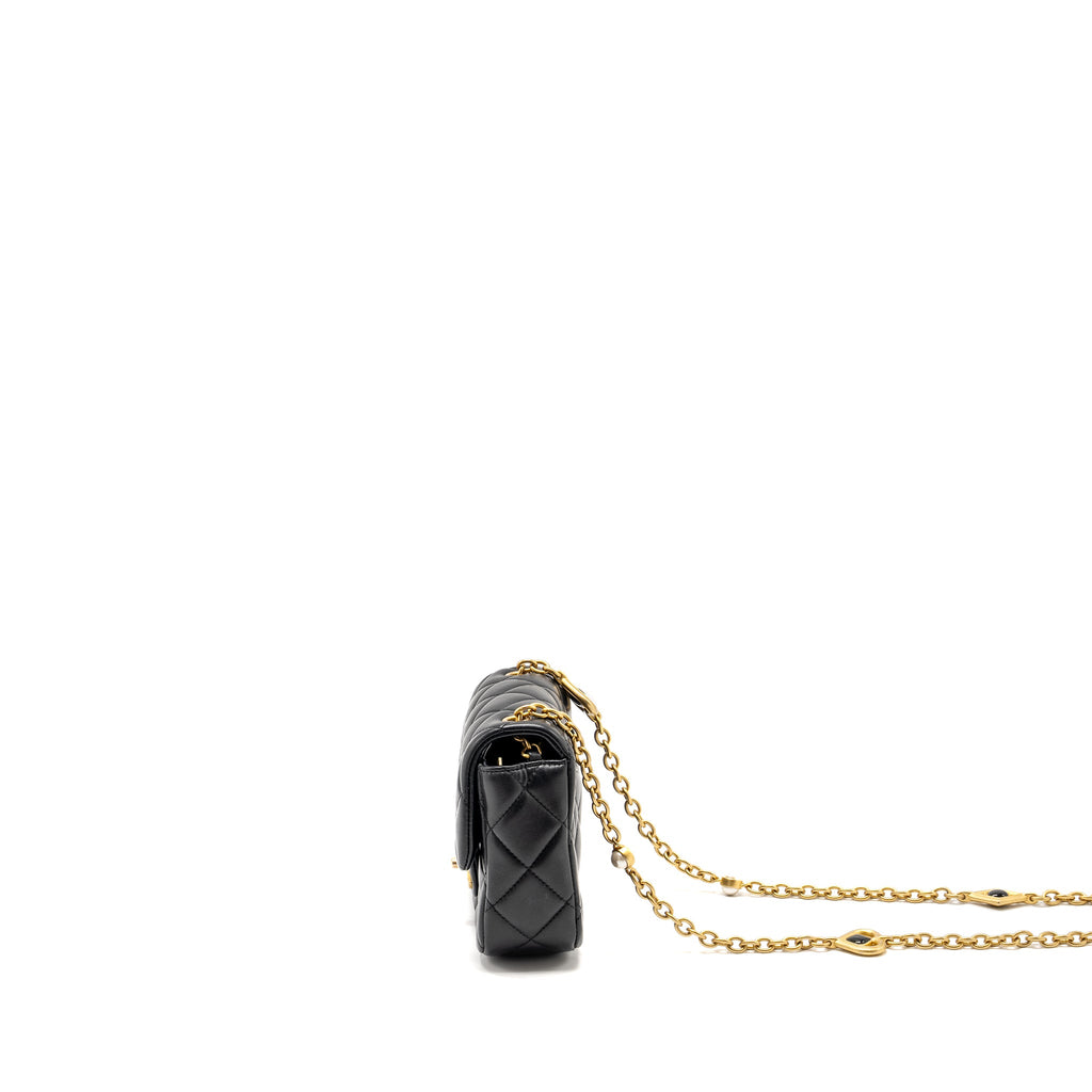 chanel-flap-bag-black-with-pearl-chain