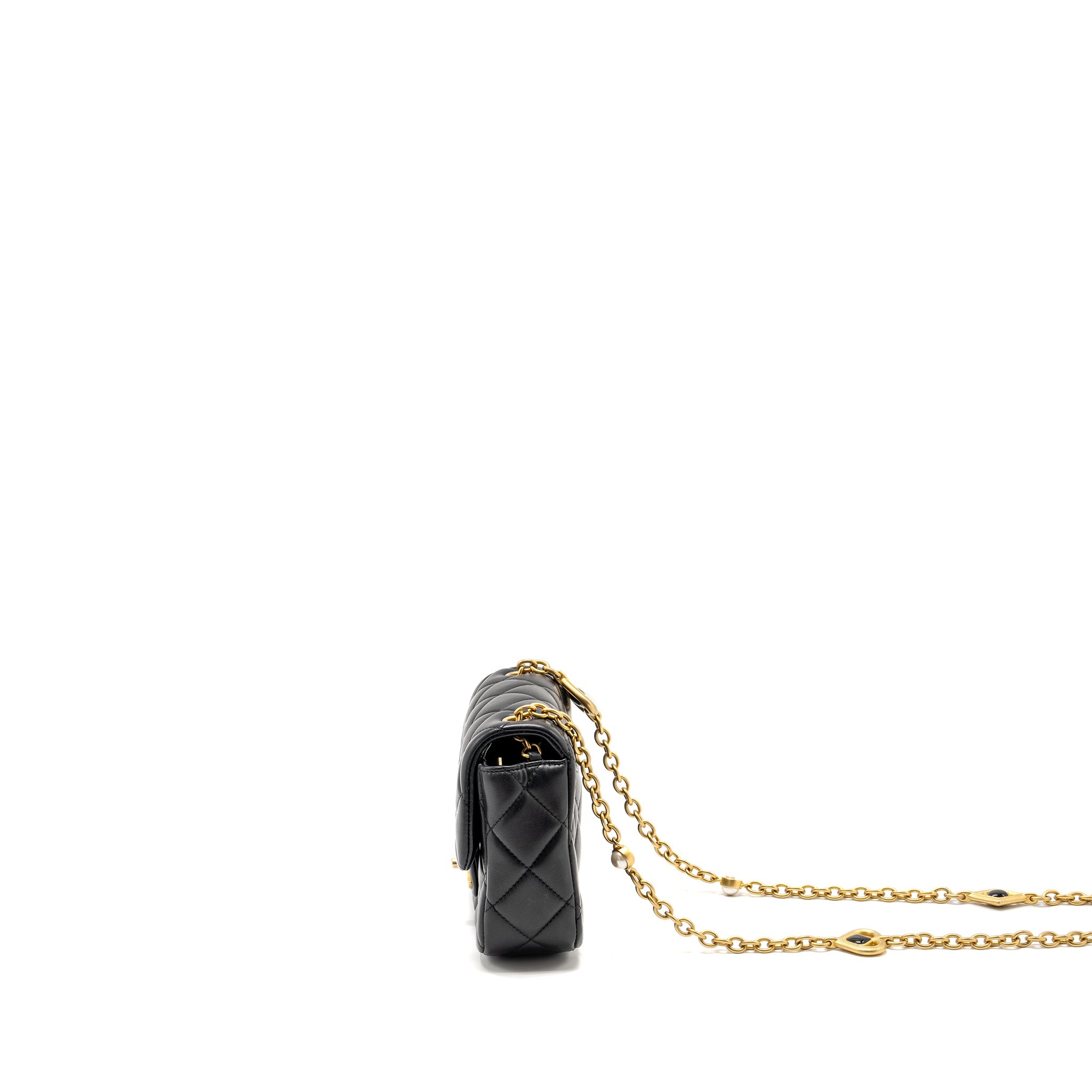 chanel-flap-bag-black-with-pearl-chain