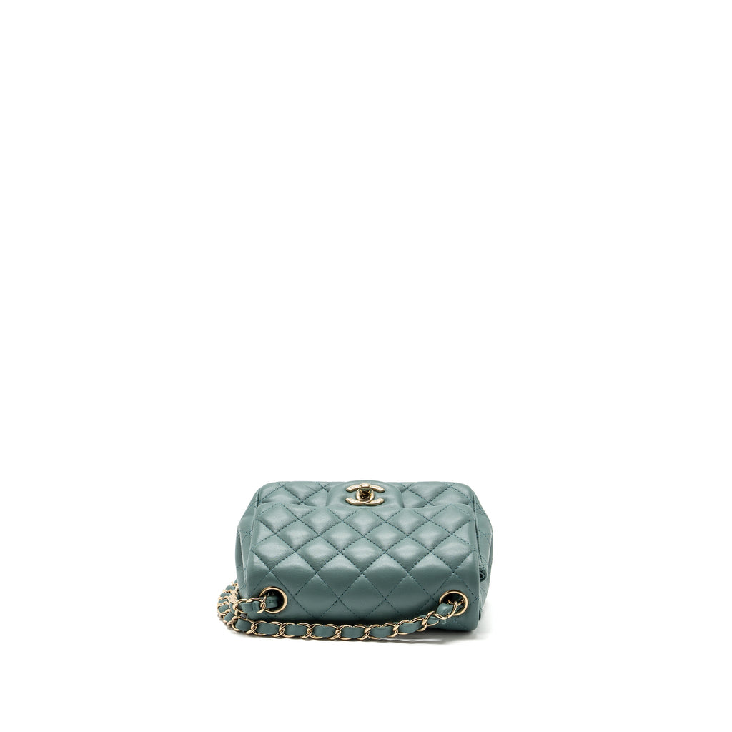 chanel-square-flap-bag-green