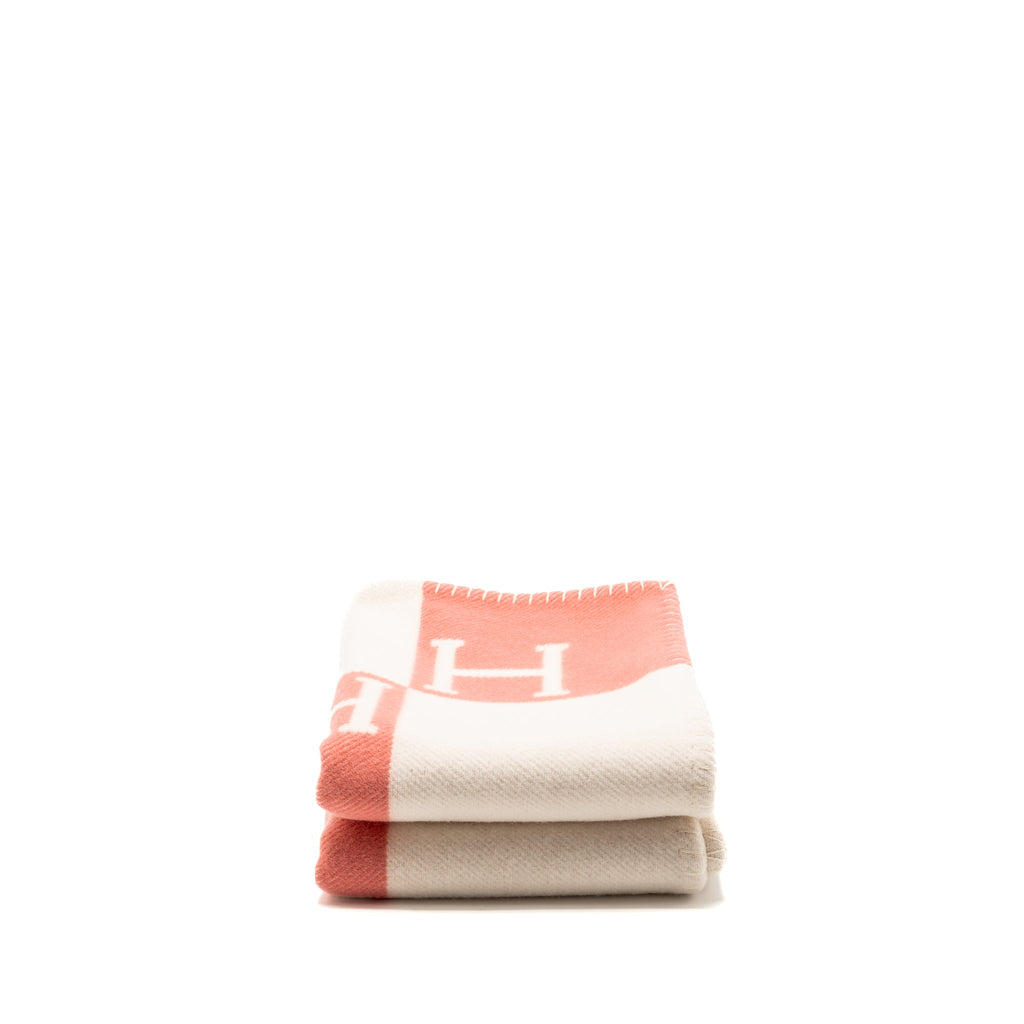 hermes-avalon-baby-blanket-merinos-wool-cashmere-rose-airelle-blanc