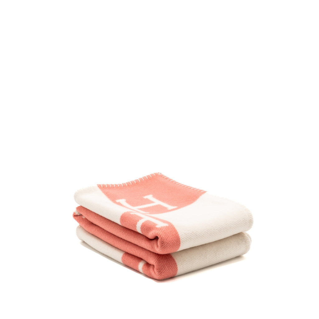 hermes-avalon-baby-blanket-merinos-wool-cashmere-rose-airelle-blanc