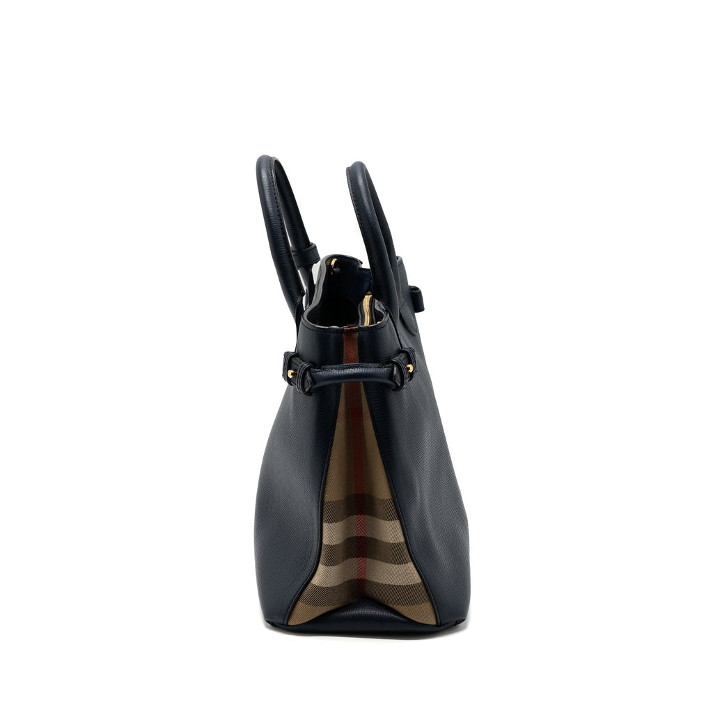 burberry-the-large-banner-bag-calfskin-dark-blue-multicolour-ghw