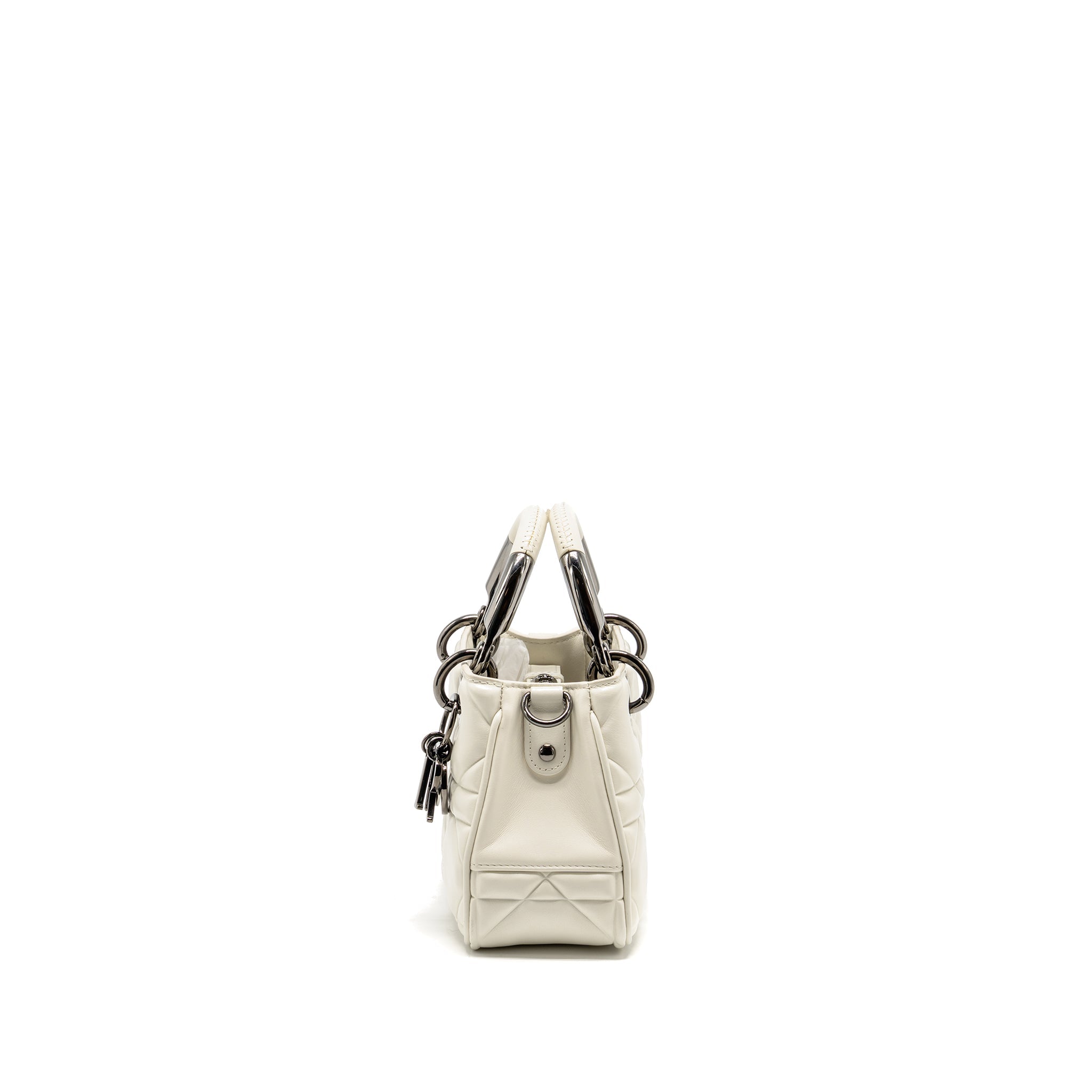 dior-lady-95-22-handbag-lambskin-white-with-black-hardware-copy