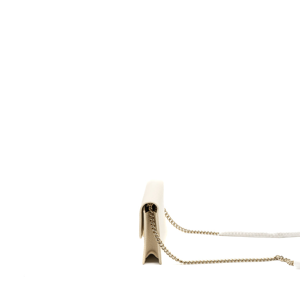 gucci-interlocking-g-crossbody-chain-bag-wallet-white-lghw