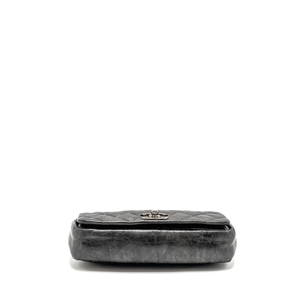 chanel-detailed-chain-single-flap-bag-calfskin-charcoal-grey-shw