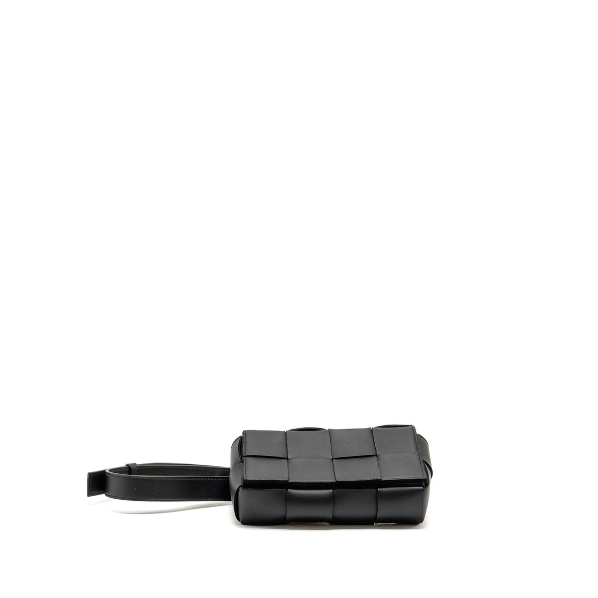 bottega-veneta-cassette-belt-bag-calfskin-black-ghw