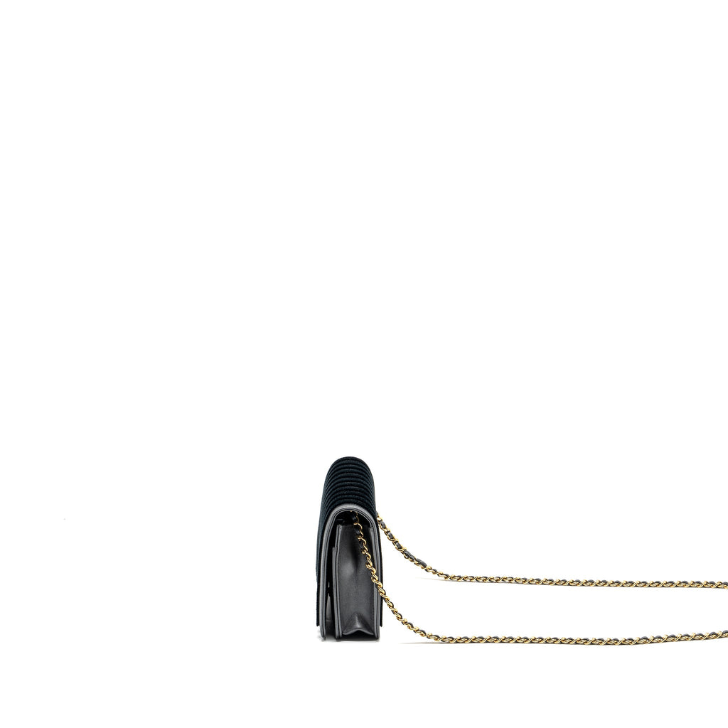 chanel-signature-logo-wallet-on-chain-leather-knit-silver-black-ghw