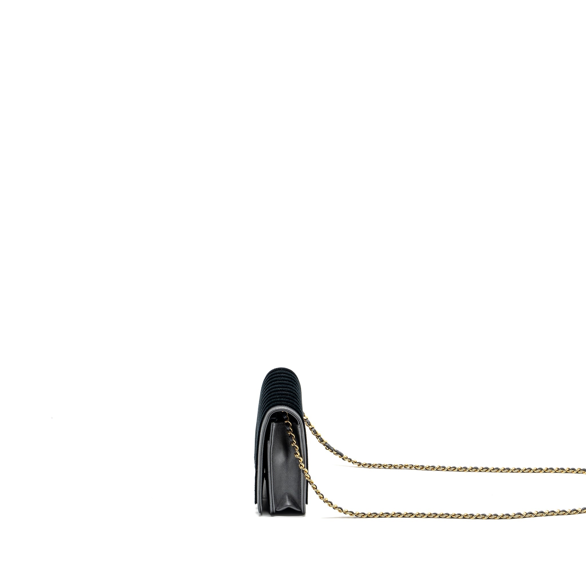 chanel-signature-logo-wallet-on-chain-leather-knit-silver-black-ghw
