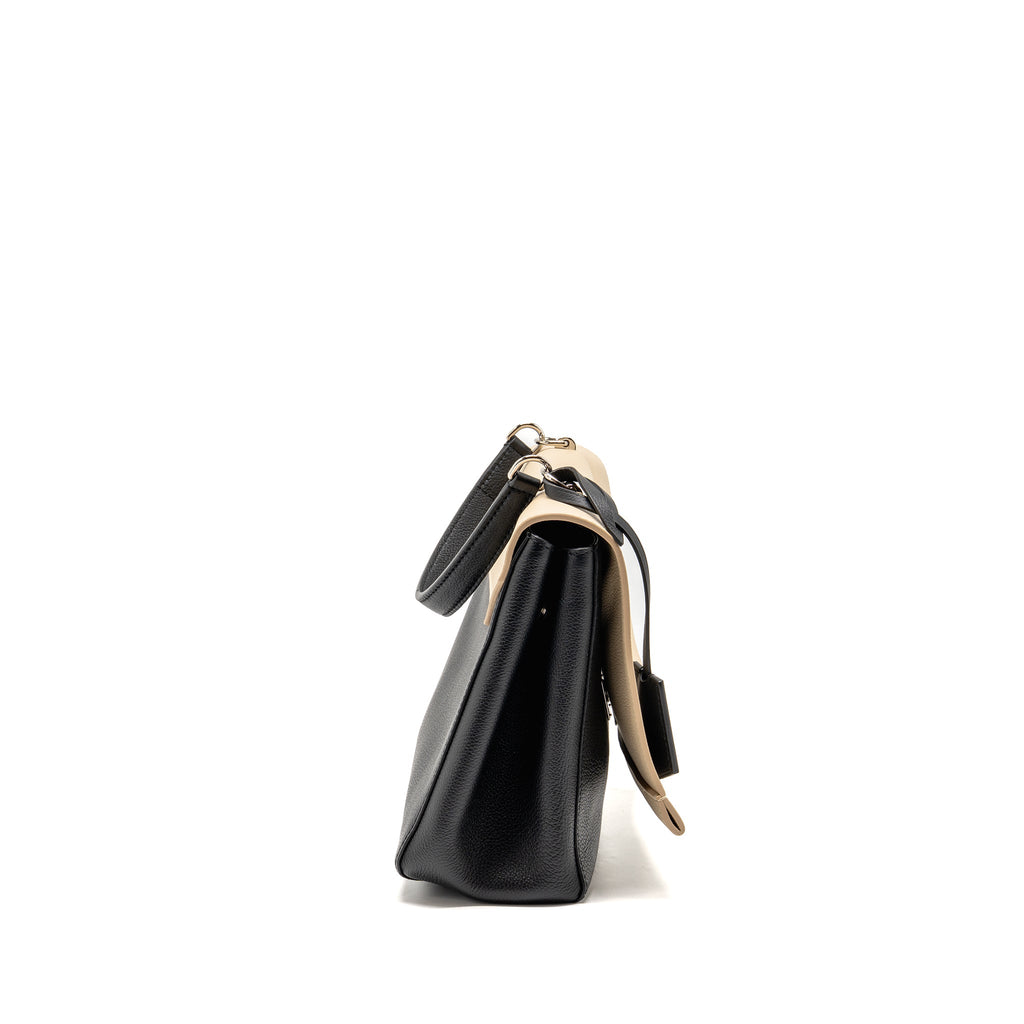 louis-vuitton-lock-me-ii-calfskin-black-vanilla-shw
