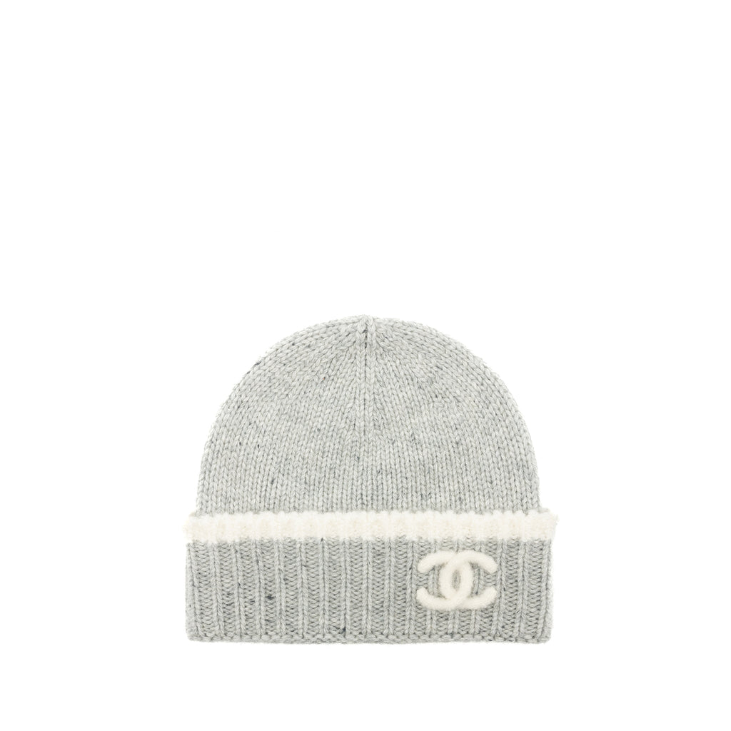 chanel-cc-logo-beanie-cashmere-silk-light-grey