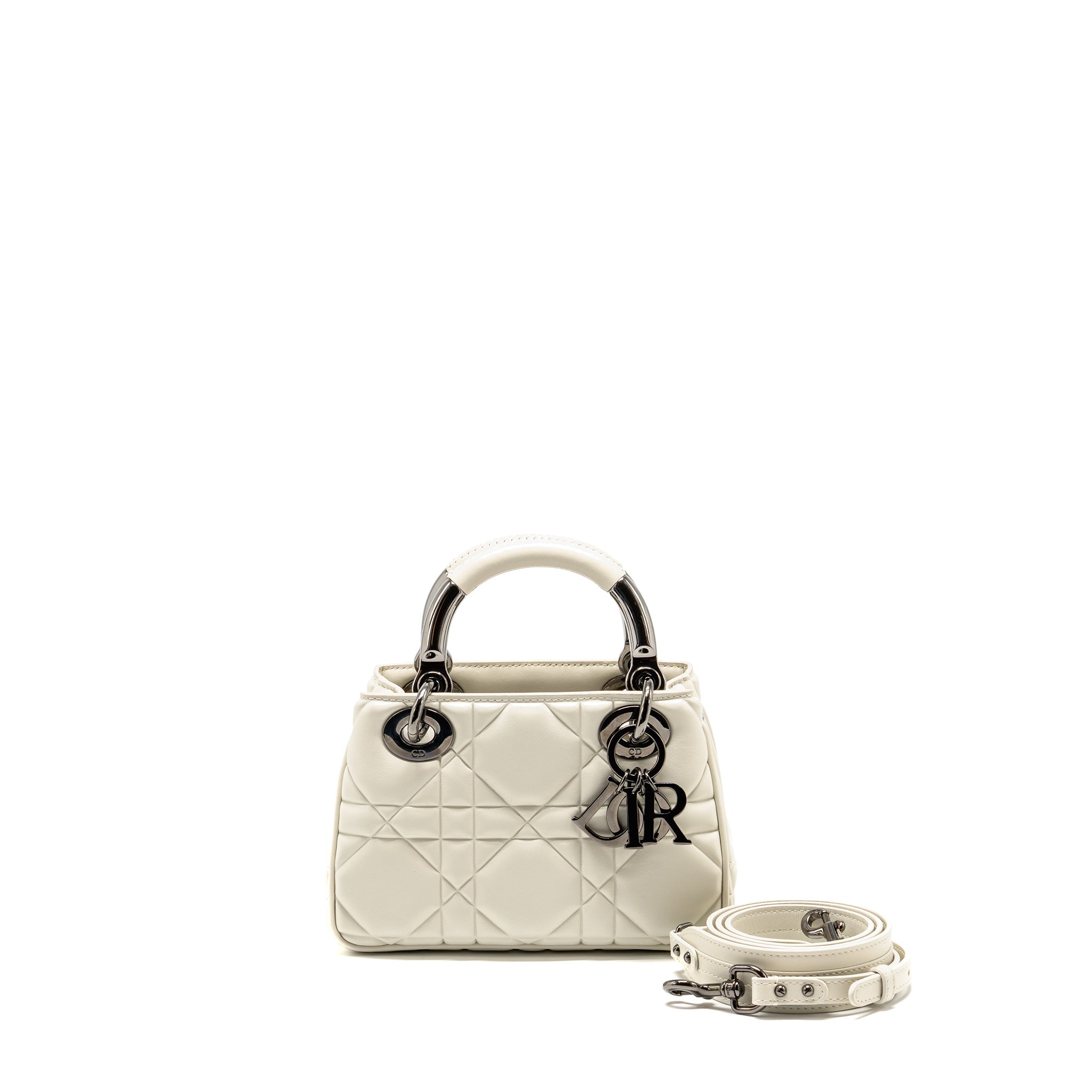 dior-lady-95-22-handbag-lambskin-white-with-black-hardware-copy