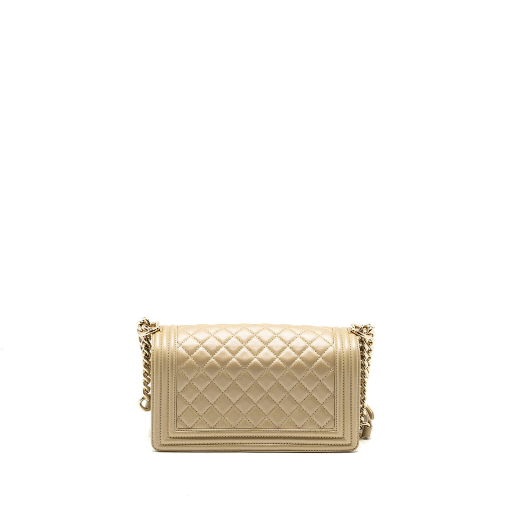 chanel-medium-boy-bag-caviar-gold-lghw