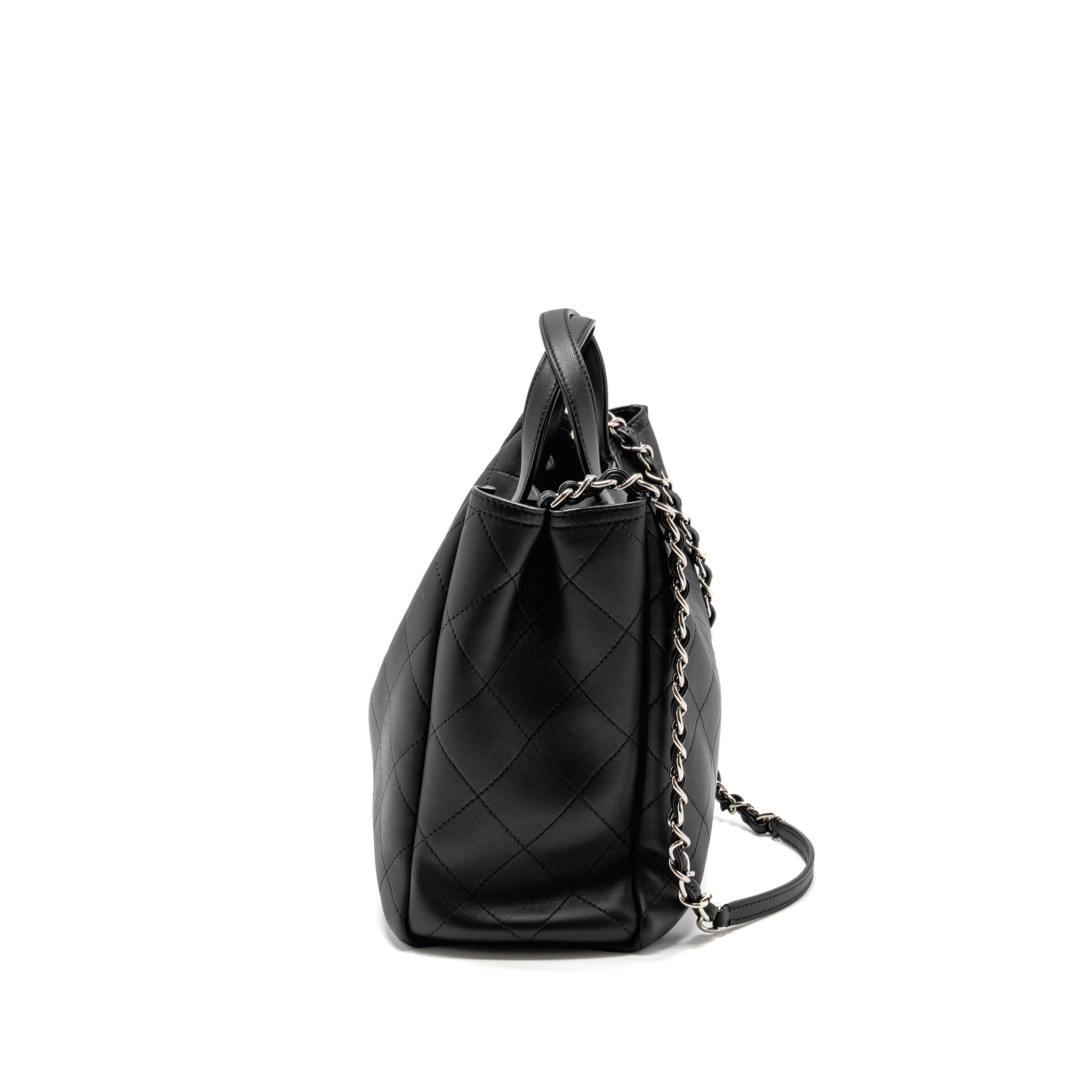 chanel-hampton-tote-bag-lambskin-black-shw
