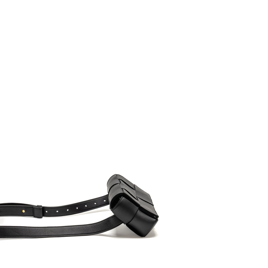 bottega-veneta-cassette-belt-bag-calfskin-black-ghw