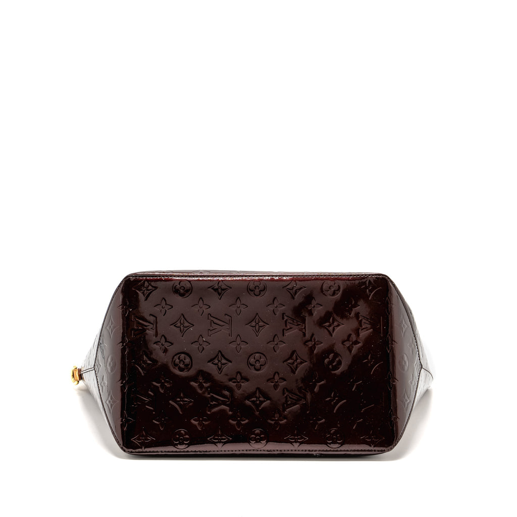 louis-vuitton-vernis-bellevue-bag-petent-amarante-ghw